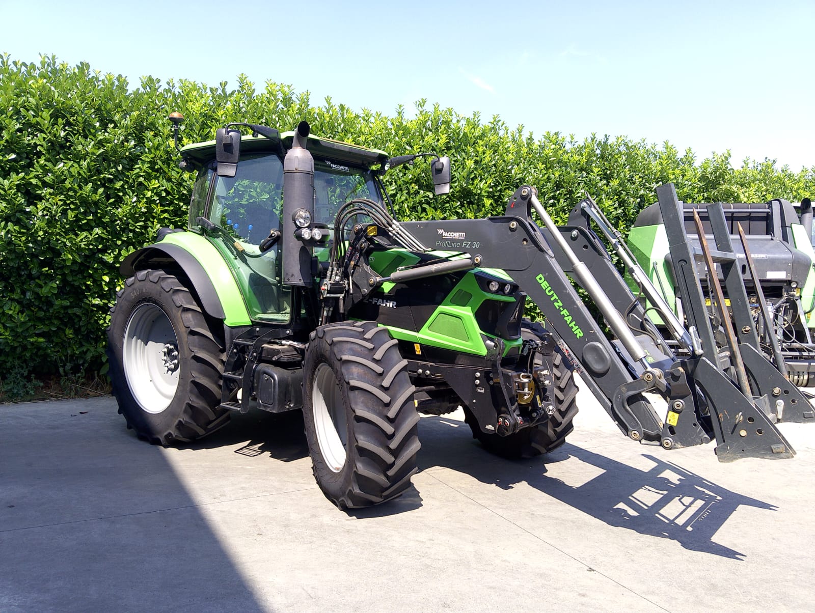 Deutz 6120 con caricatore frontale